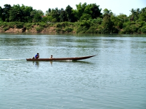 long-tail-boat-in-mekong-river